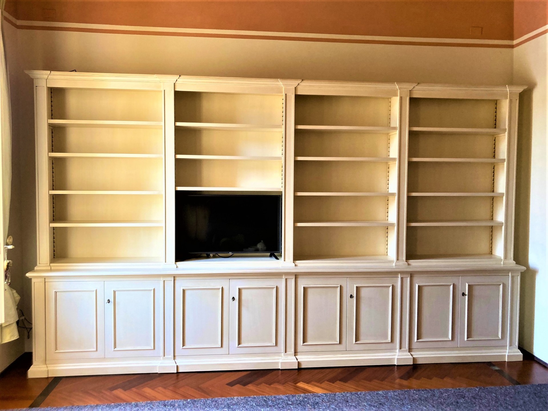 Libreria in legno laccata a mano art. 993